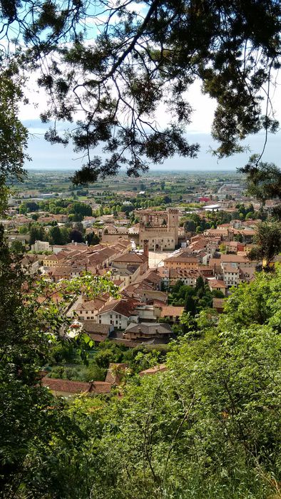 Panoramica su Piazza Castello