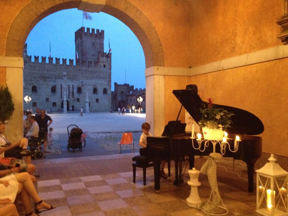 Scorcio della piazza degli scacchi